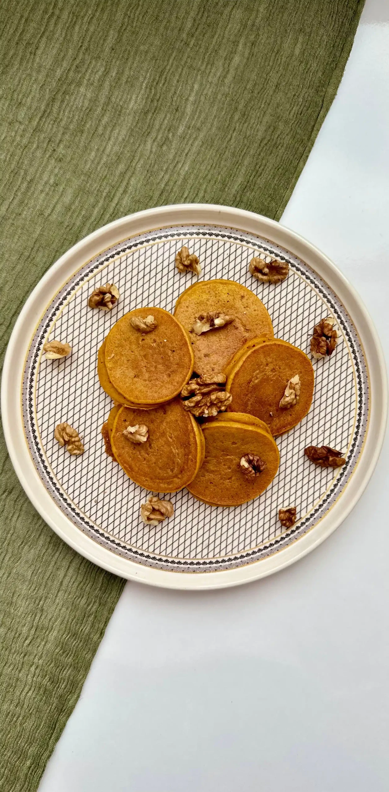 Start Your Morning Right With Healthy Pumpkin Oat Pancakes: An Easy, Nutritious Breakfast Recipe